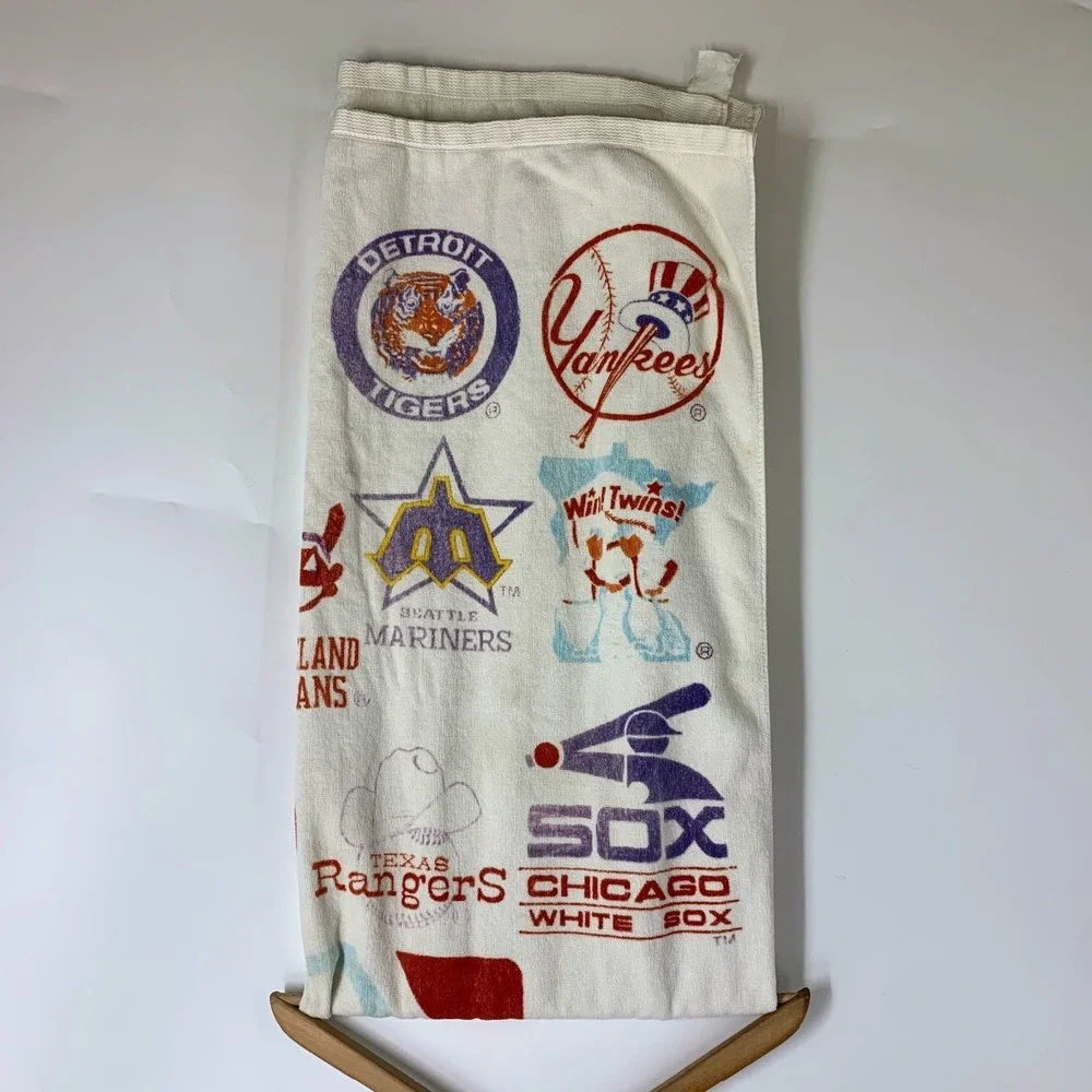 MLB Baseball Vintage‎ 1980's Team Logos 31x60  Terry Cloth Beach Towel